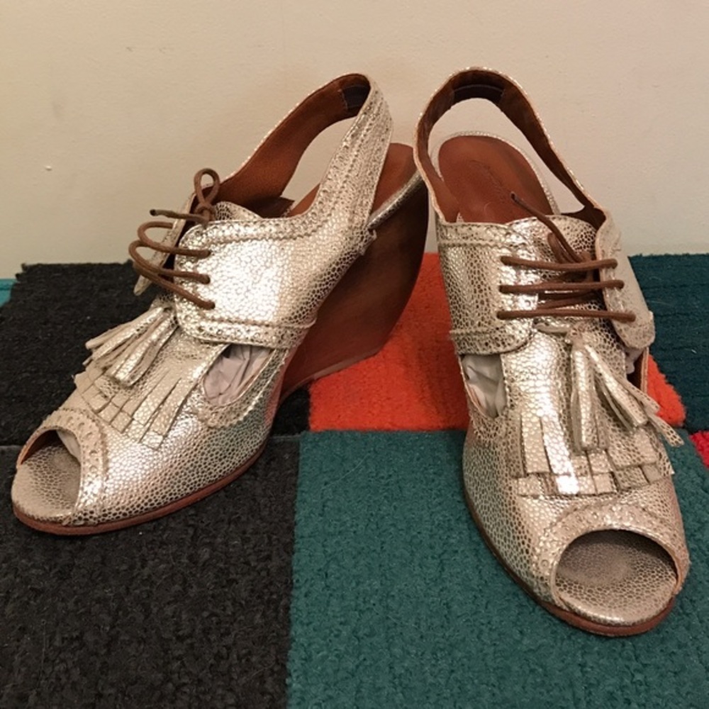 RACHEL COMEY SILVER METALLIC LACE-UP WEDGES